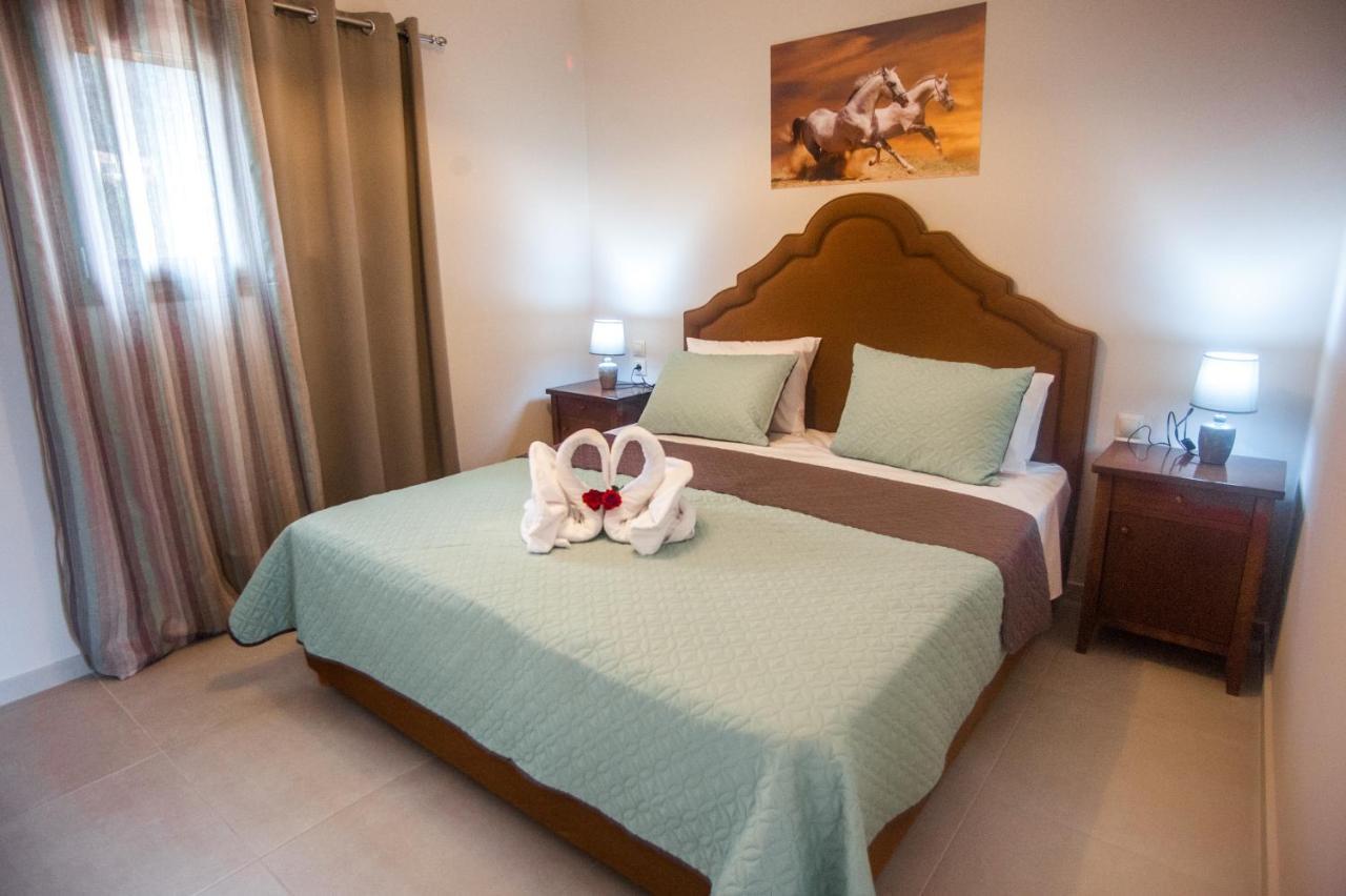 Ta Didymakia Apartments. أرغوستولي المظهر الخارجي الصورة
